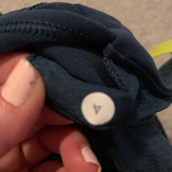 Lulu lemon top - Picture 2 of 3